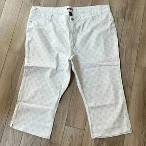 Roz & Ali White jeans with silver print detail size 22